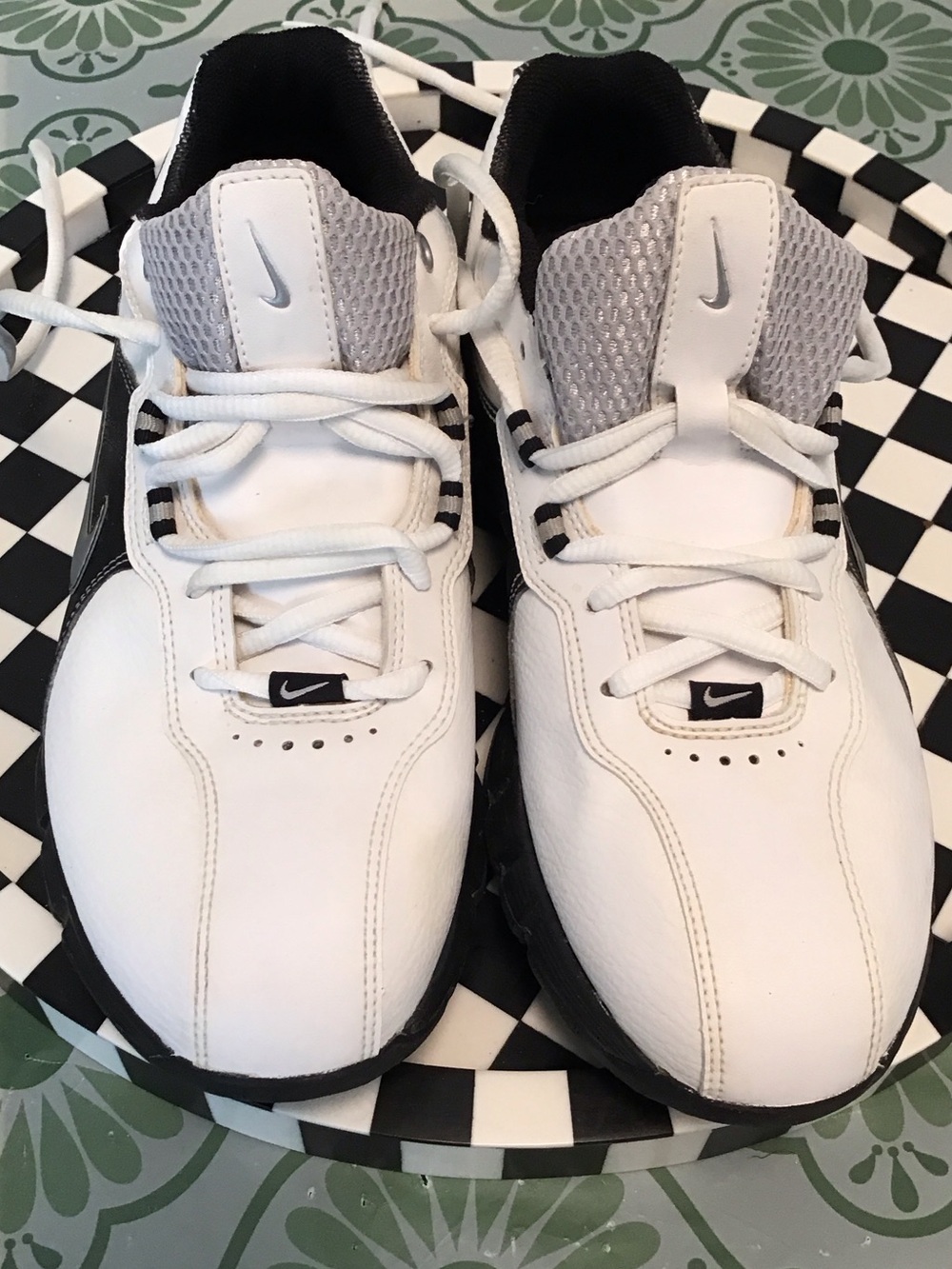 Nike White and Black Low-Top Athletic Golf Sneakers